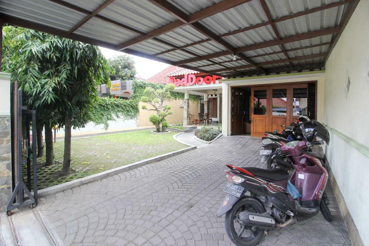 Reddoorz @ Tegal Panggung Wisma tamu